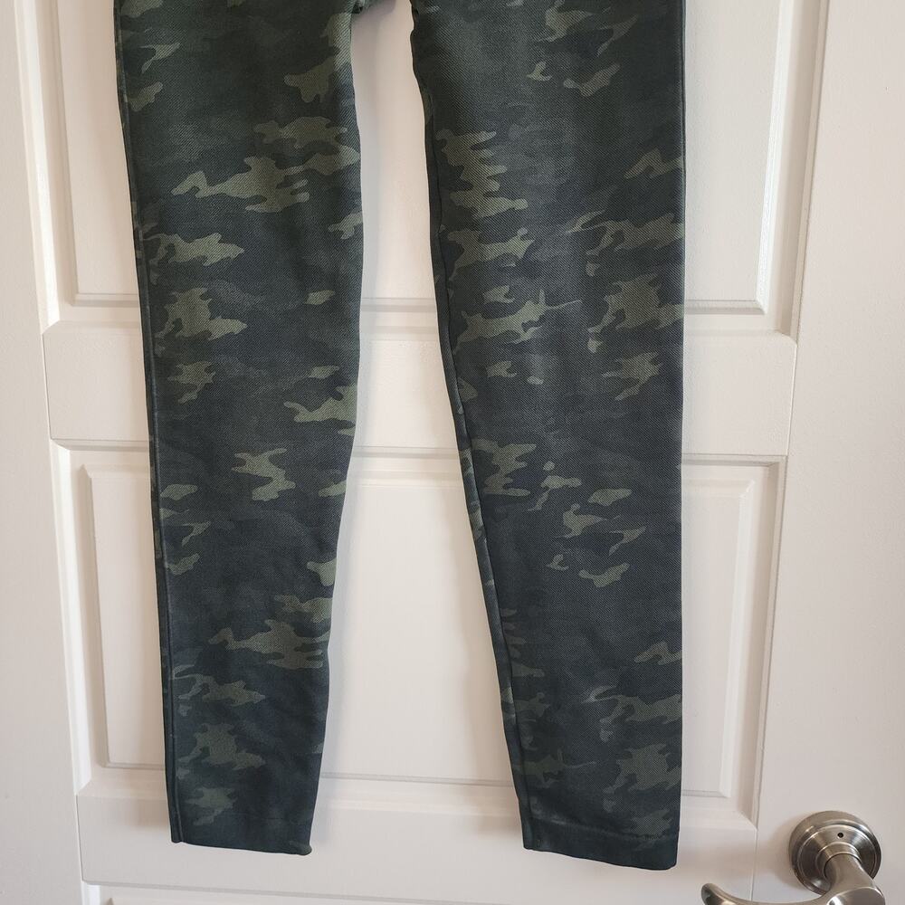 Spanx Leggings Womens XL Black Camo Look At Me Now Shaping Support Seamless Frnt - Picture 8 of 11